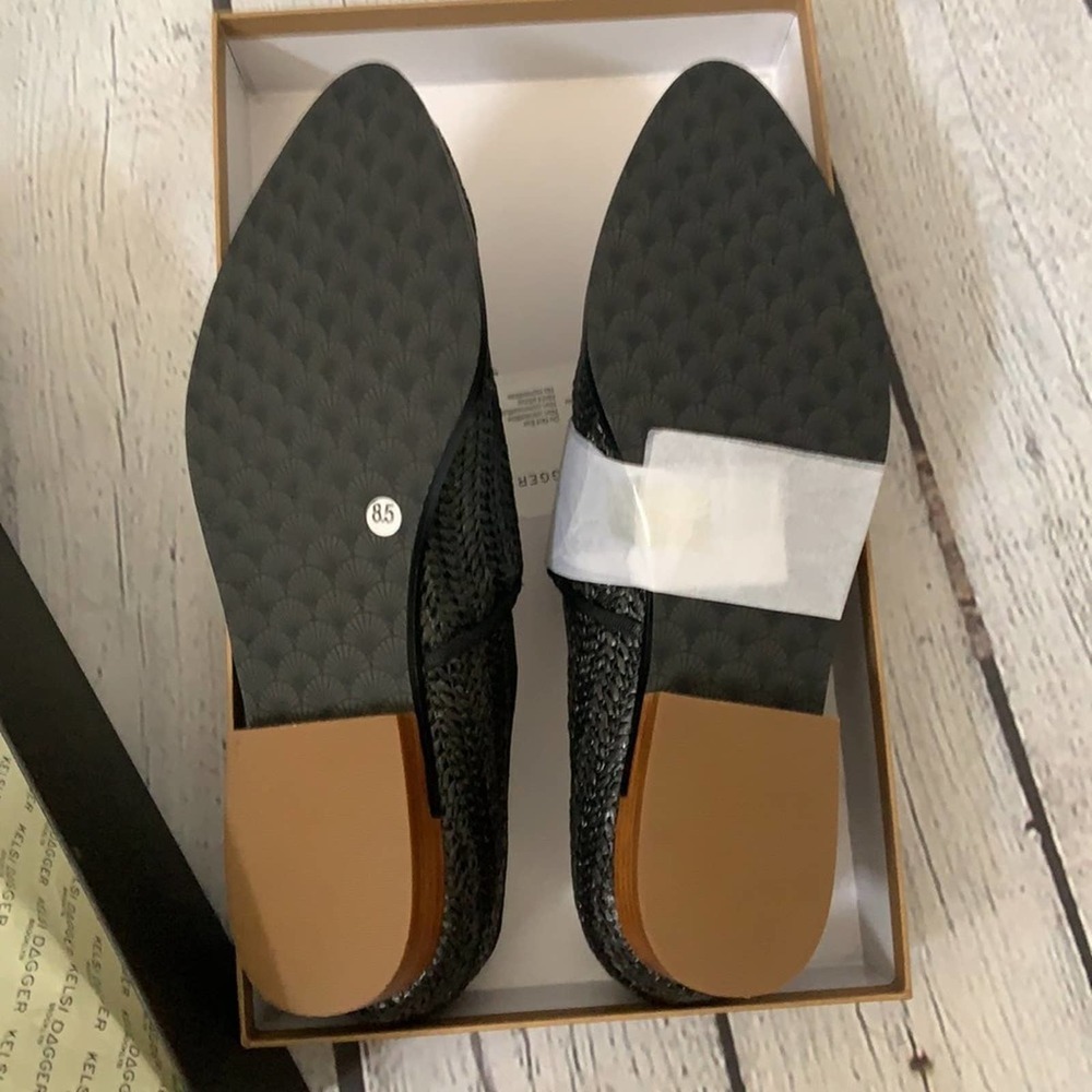 NWT KELSI DAGGER BROOKLYN
Stanton Loafer In Black - Picture 5 of 6